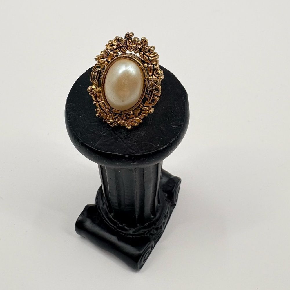 Vintage-inspired, ornate, gold-toned statement ring